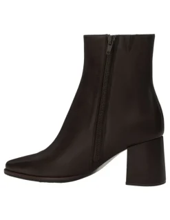 Jane Debster Avenue Boots in Chocolate Leather