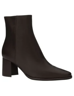 Jane Debster Avenue Boots in Chocolate Leather