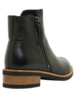 Jane Debster Bethany Black Glove Boots