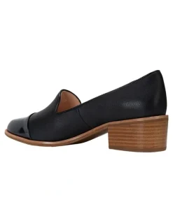 Jane Debster Expert Flat Shoes in Black Pat / Leather