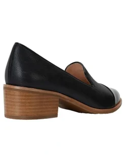Jane Debster Expert Flat Shoes in Black Pat / Leather