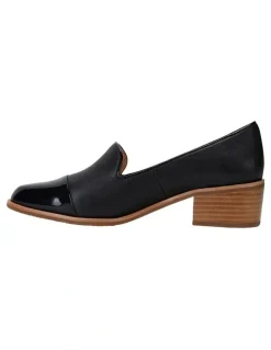 Jane Debster Expert Flat Shoes in Black Pat / Leather