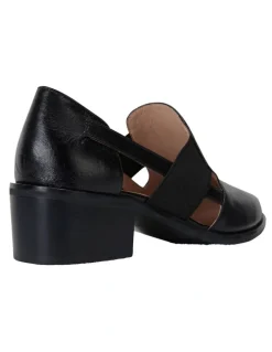 Jane Debster Expose Black Oil Heeled Shoes