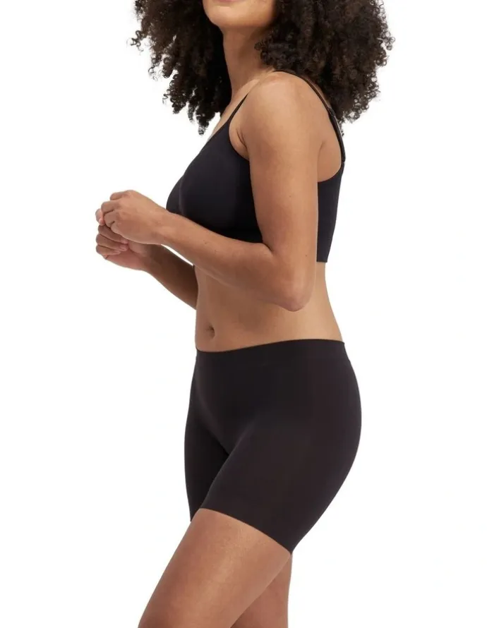 Jockey Skimmies Seamfree Short in Black