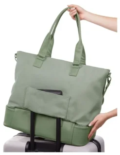 Kadi The Long Weekender in Olive