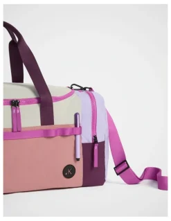 kikki.K Play Overnight Bag in Raspberry