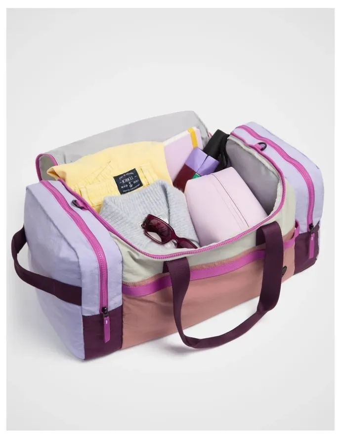kikki.K Play Overnight Bag in Raspberry