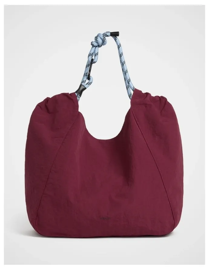 kikki.K Trek. Explorer Tote in Cherry