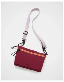 kikki.K TREK. Pouch Crossbody Ripstop in Cherry