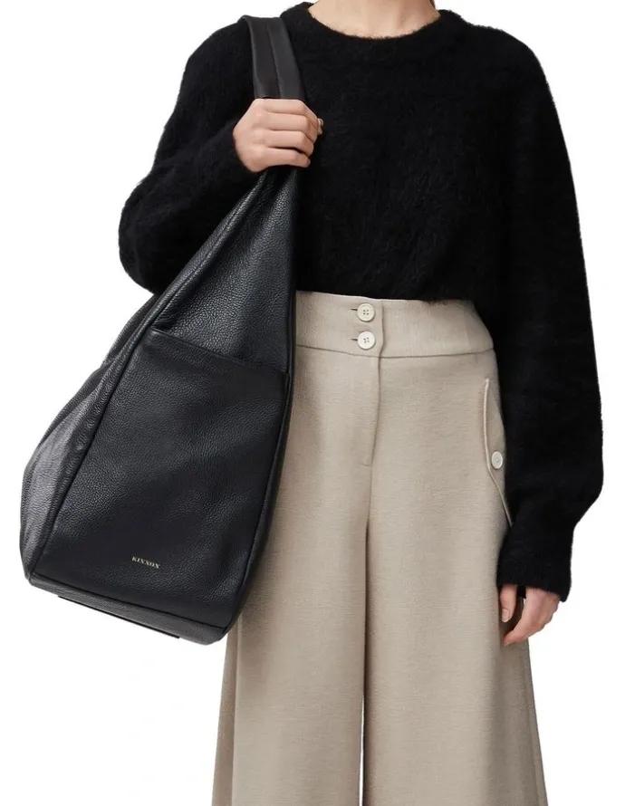 Kinnon Amelia Travel Weekender Bag in Black