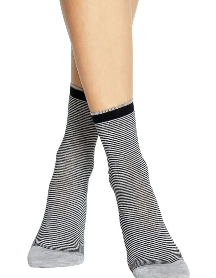 Levante Lina Fine Stripe Crew Sock in Black