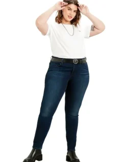Levi's Curve Perfect Crew Curve Neck Tee in White