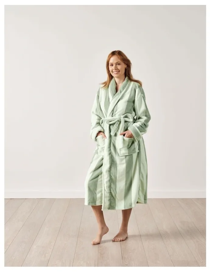Linen House Plush Ocean City Robe in Jade