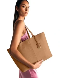 MAISON de SABRÉ The Snap Leather Tote in Sandstone Lily