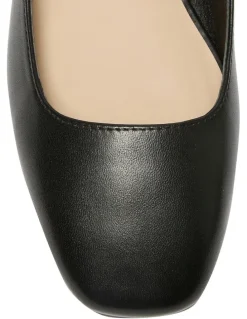 Marcs Tottie Flat Shoes in Black Leather
