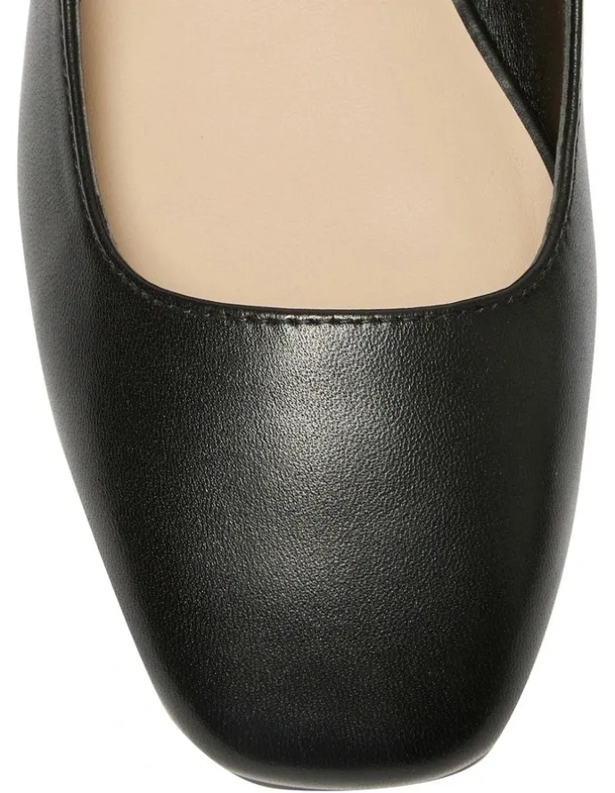 Marcs Tottie Flat Shoes in Black Leather