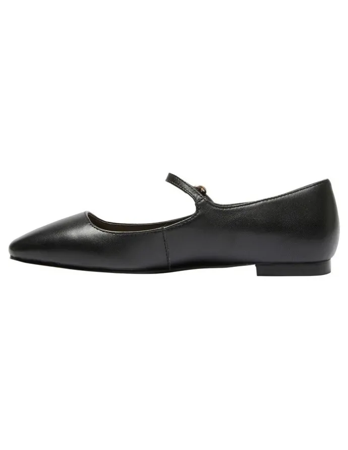 Marcs Tottie Flat Shoes in Black Leather