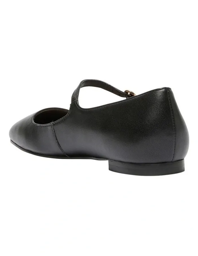 Marcs Tottie Flat Shoes in Black Leather