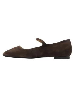 Marcs Tottie Flat Shoes in Chocolate Suede