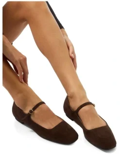Marcs Tottie Flat Shoes in Chocolate Suede