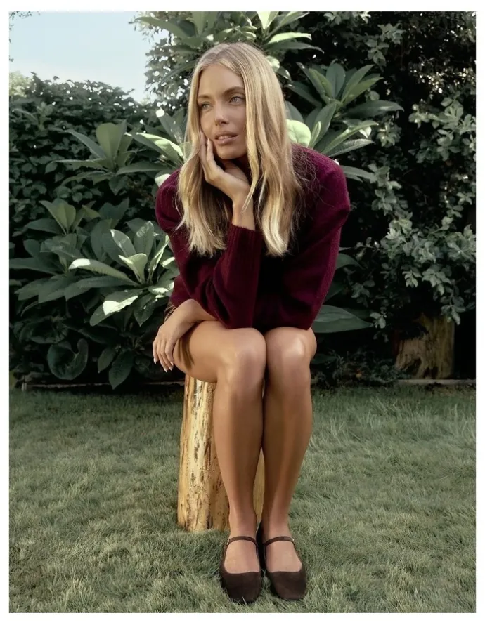 Marcs Tottie Flat Shoes in Chocolate Suede