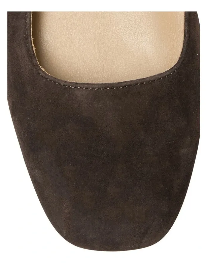 Marcs Tottie Flat Shoes in Chocolate Suede