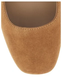 Marcs Tottie Flat Shoes in Tan Suede