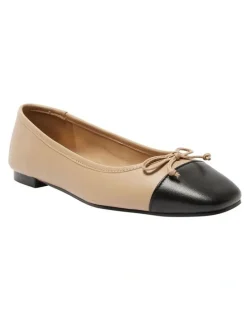 Marcs Trella Leather Ballet Flats in Black/Camel