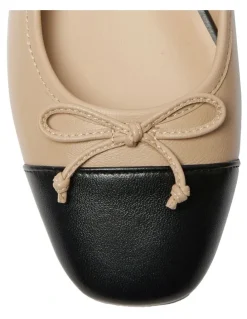 Marcs Trella Leather Ballet Flats in Black/Camel