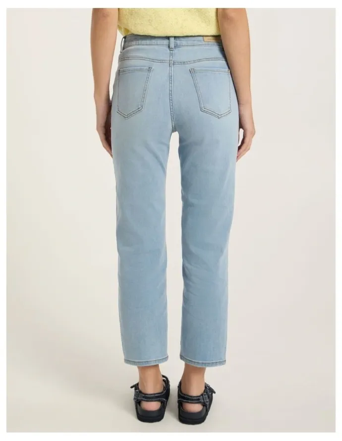 Marcs Girlfriend Straight Leg Jean in Boat Blue