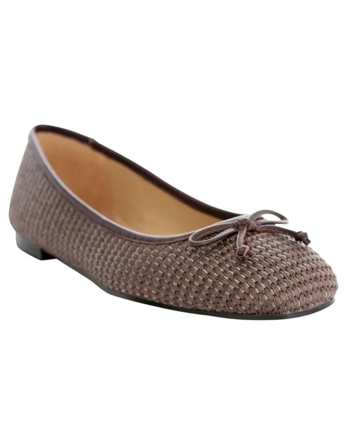 Marcs Tandem Ballet Flats in Chocolate Raffia