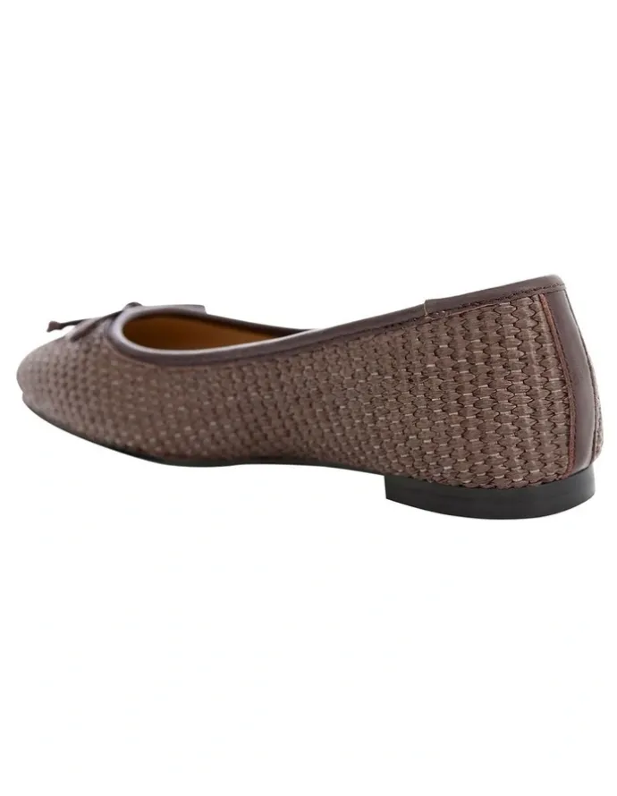 Marcs Tandem Ballet Flats in Chocolate Raffia