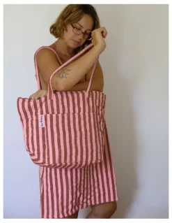 Mosey Me Sundae Seersucker Quilted Tote Bag in Multi