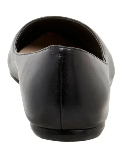 Nine West Speakup Flats