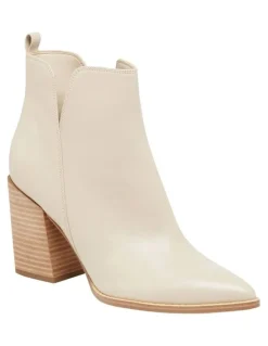 Nine West Birds Ankle boot in Ivory