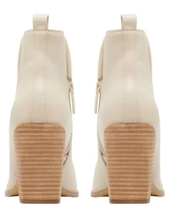 Nine West Birds Ankle boot in Ivory