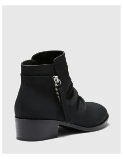 Novo Shoes Dagali Boots in Black