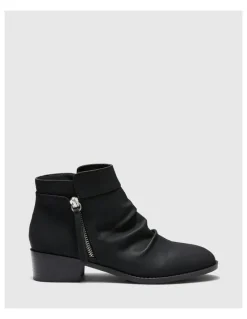 Novo Shoes Dagali Boots in Black
