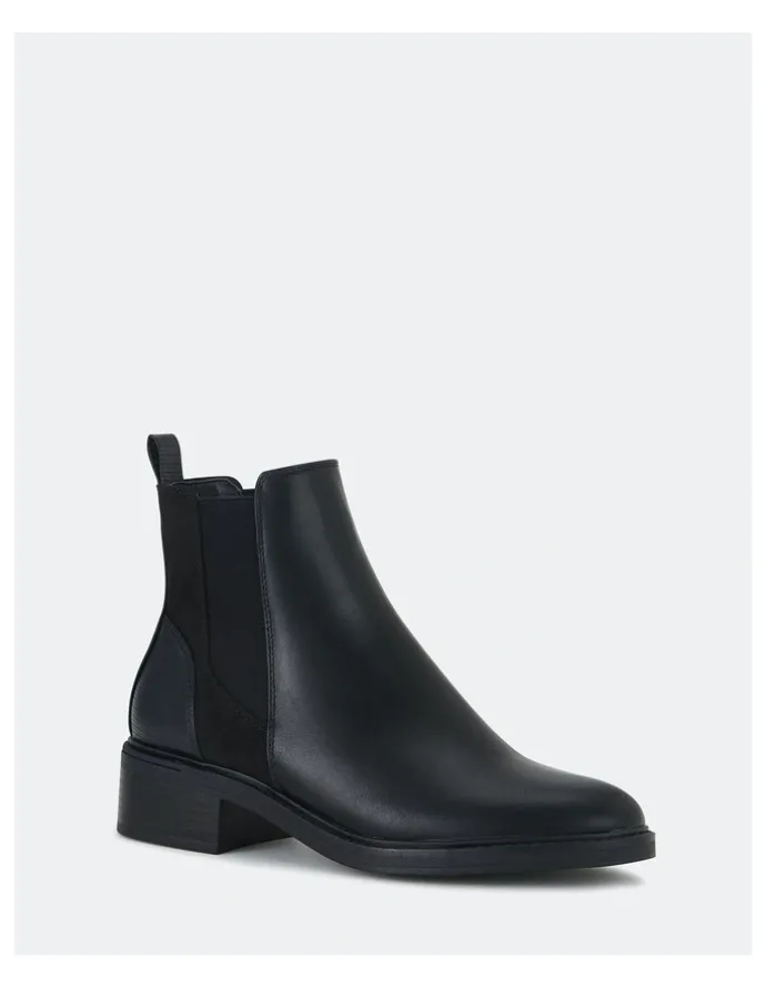 Novo Shoes Daniela Boots in Black