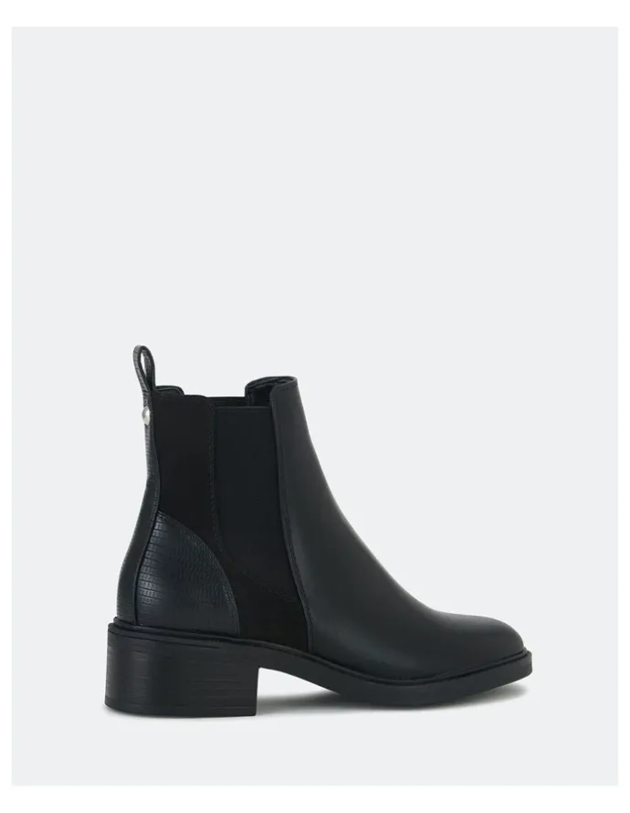 Novo Shoes Daniela Boots in Black