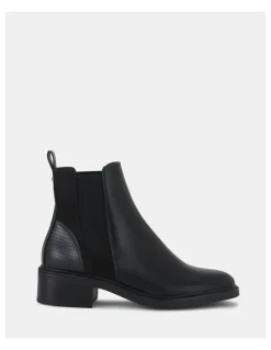 Novo Shoes Daniela Boots in Black