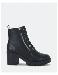 Novo Shoes Dariel Boots in Black