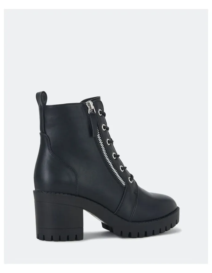 Novo Shoes Dariel Boots in Black