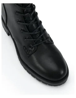 Novo Shoes Darrell Heeled Boots in Black