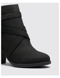 Novo Shoes Jorgie Boots in Black