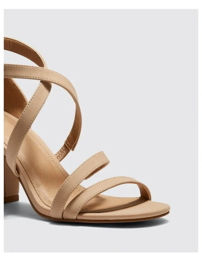 Novo Shoes UCCI Sandals in Nude