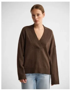 Oxford Camille V-Neck Wool Blend Knit in Chocolate