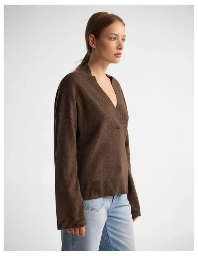 Oxford Camille V-Neck Wool Blend Knit in Chocolate