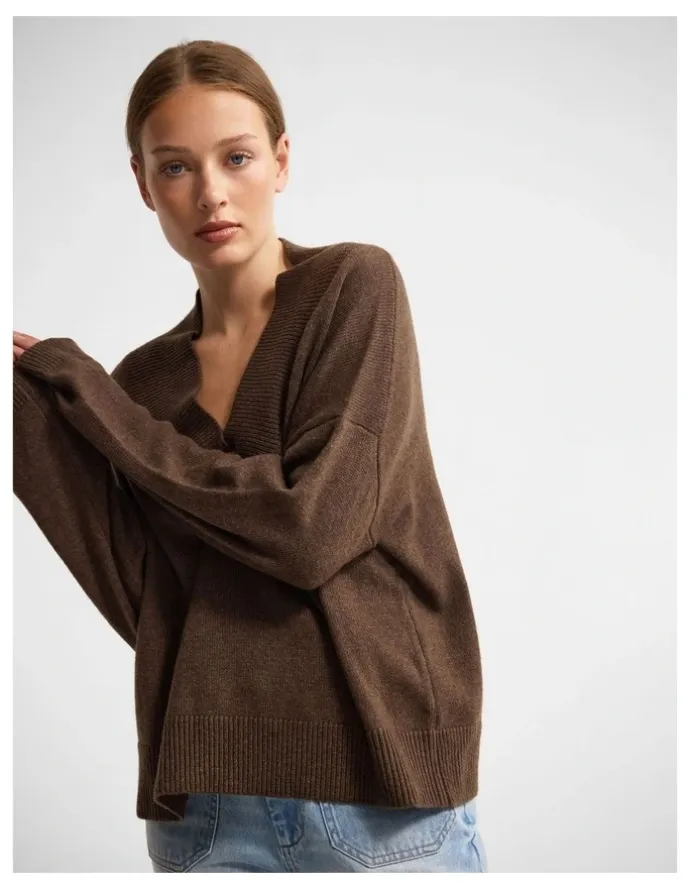 Oxford Camille V-Neck Wool Blend Knit in Chocolate