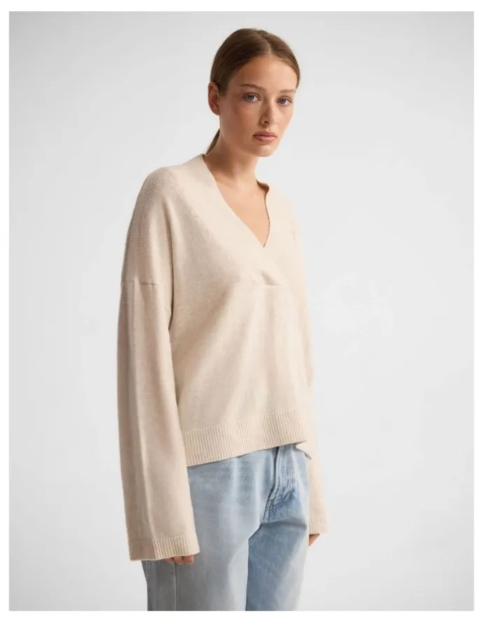 Oxford Camille V-Neck Wool Blend Knit in Ivory